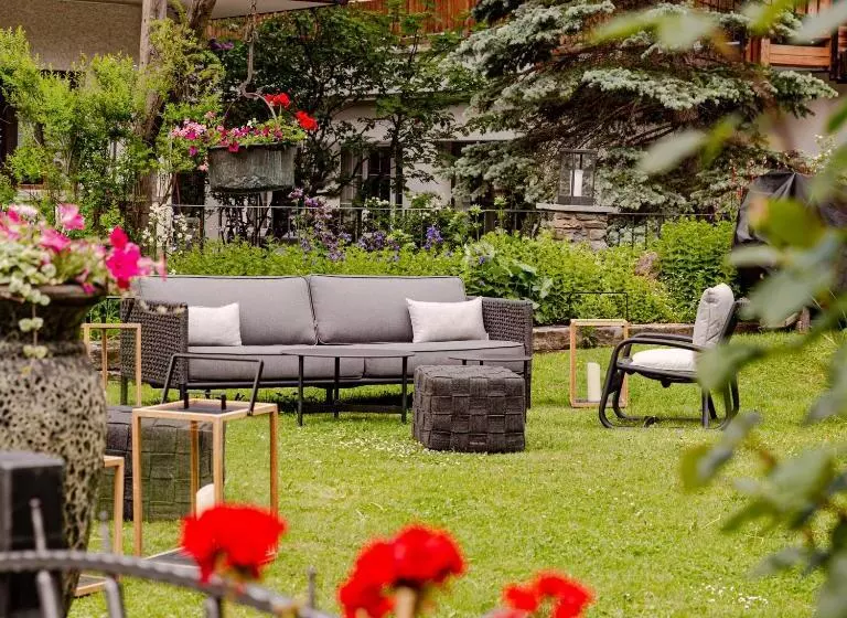 Fotos del hotel Chesa Valese:  20