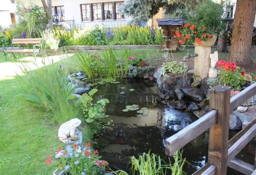 Fotos del hotel Chesa Valese:  18