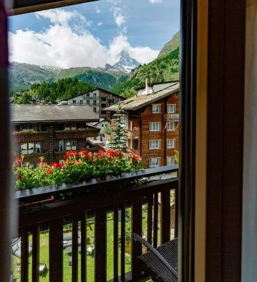 Fotos del hotel Chesa Valese:  8