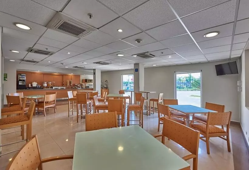 Fotos del hotel City Express Mazatlan:  12