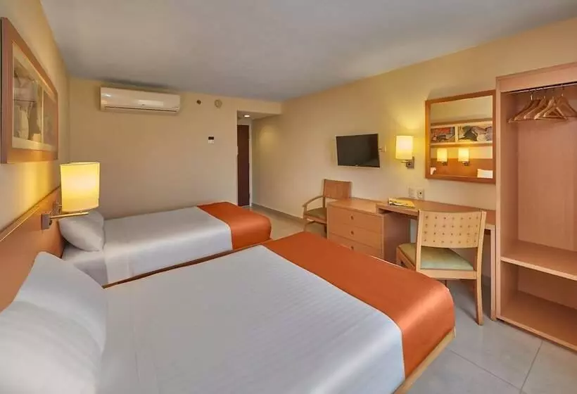 Fotos del hotel City Express Mazatlan:  2