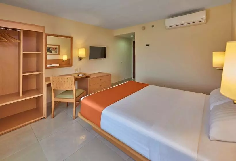 Fotos del hotel City Express Mazatlan:  20