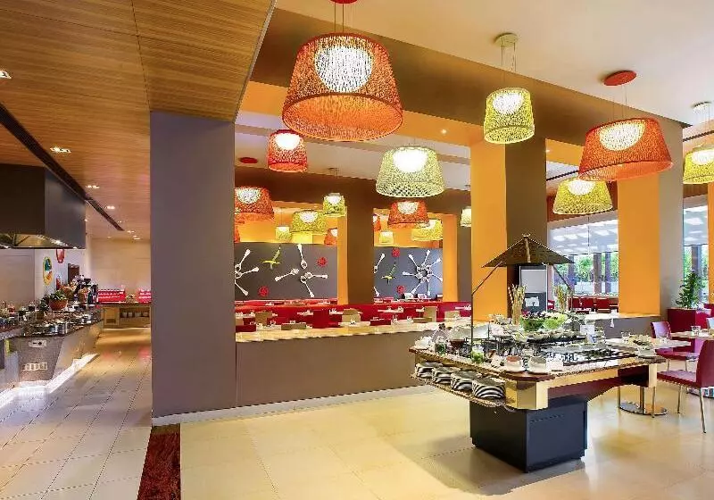 Fotos del hotel Ibis Gurgaon Golf Course Road  An Accor Brand:  10