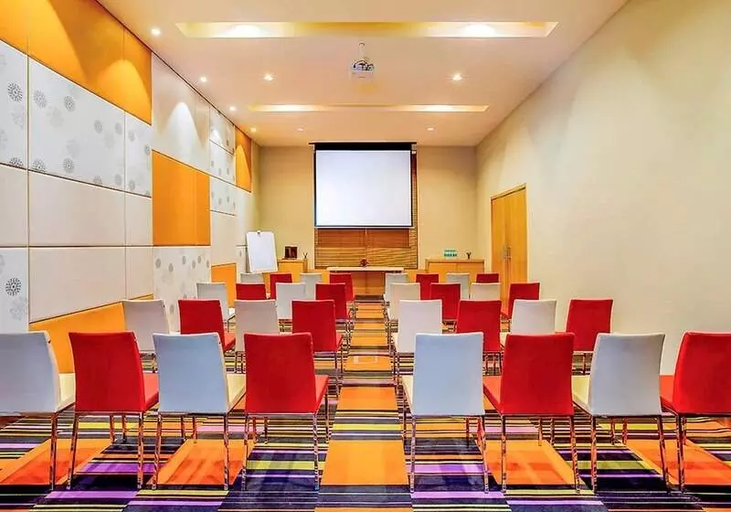 Fotos del hotel Ibis Gurgaon Golf Course Road  An Accor Brand:  6