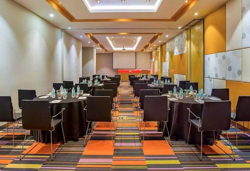 Fotos del hotel Ibis Gurgaon Golf Course Road  An Accor Brand:  24