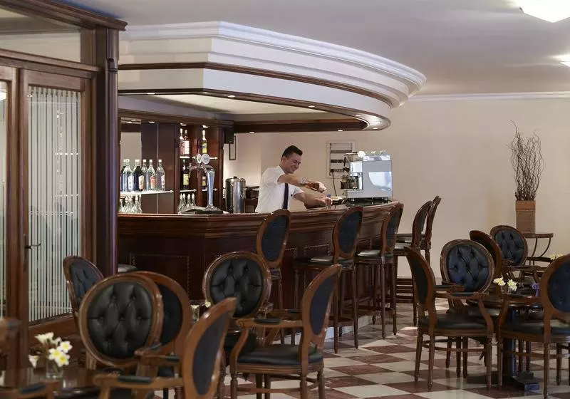 Fotos del hotel Mitsis Petit Palais Beach:  9