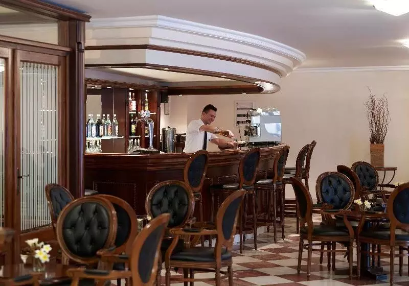 Fotos del hotel Mitsis Petit Palais Beach:  5