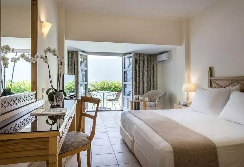 Fotos del hotel Mitsis Petit Palais Beach:  25