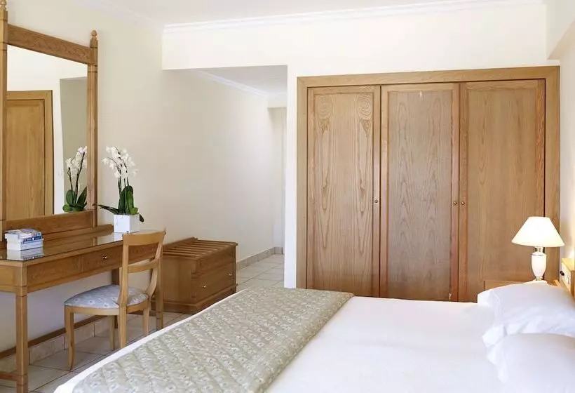 Fotos del hotel Mitsis Petit Palais Beach:  7