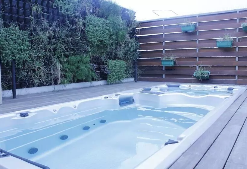 Fotos del hotel Swati Deluxe:  3