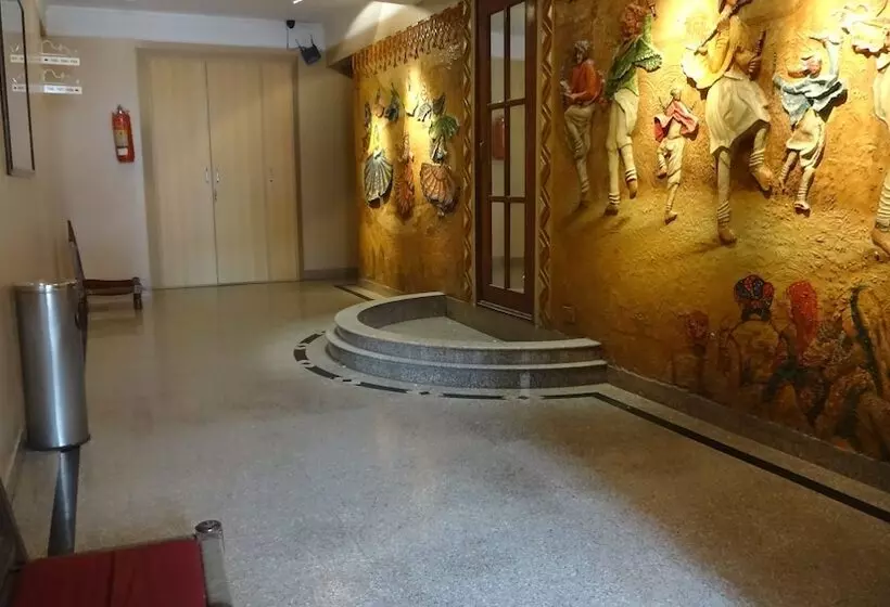 Fotos del hotel Swati Deluxe:  4