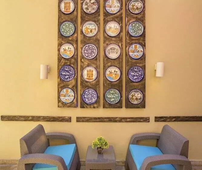 Marina Plaza Tala Bay