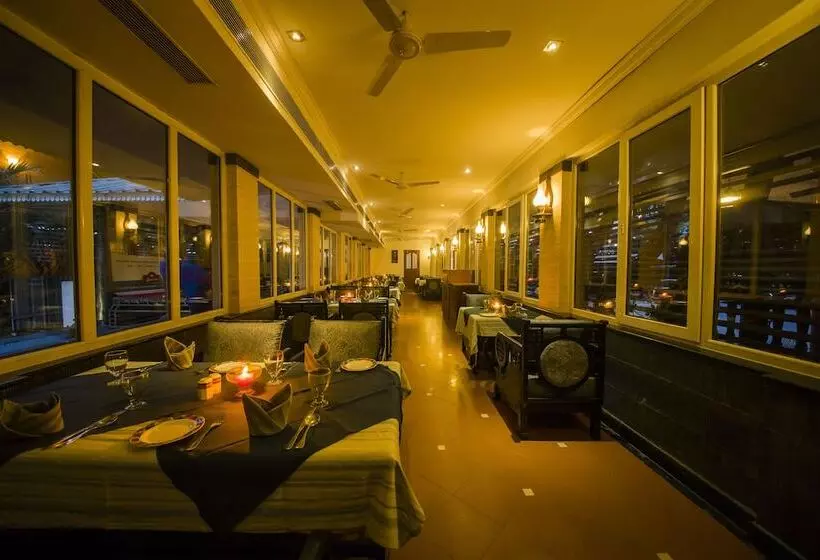 Fotos del hotel The Renai Cochin:  18