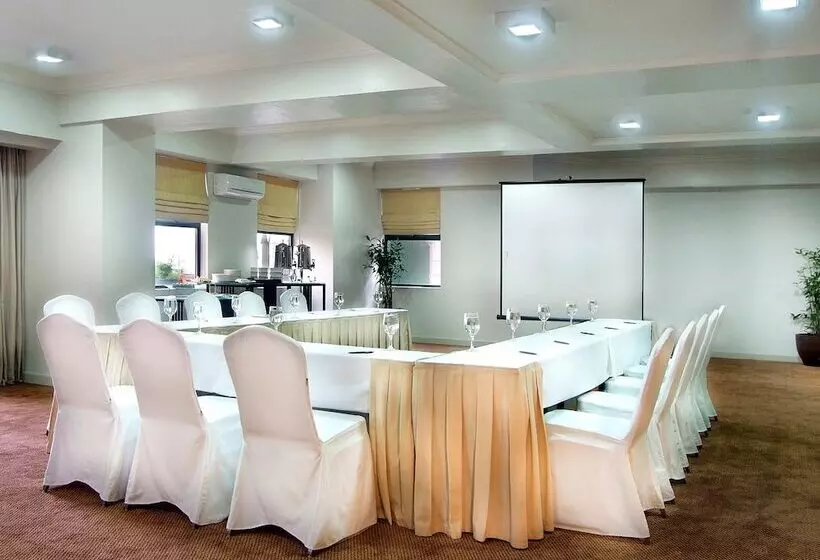 Fotos del hotel Aryaduta Suite Semanggi:  13