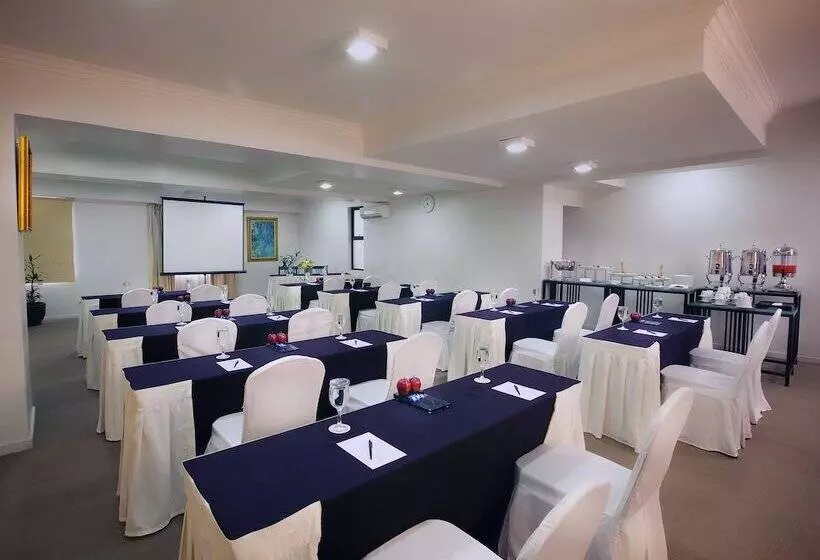 Fotos del hotel Aryaduta Suite Semanggi:  15