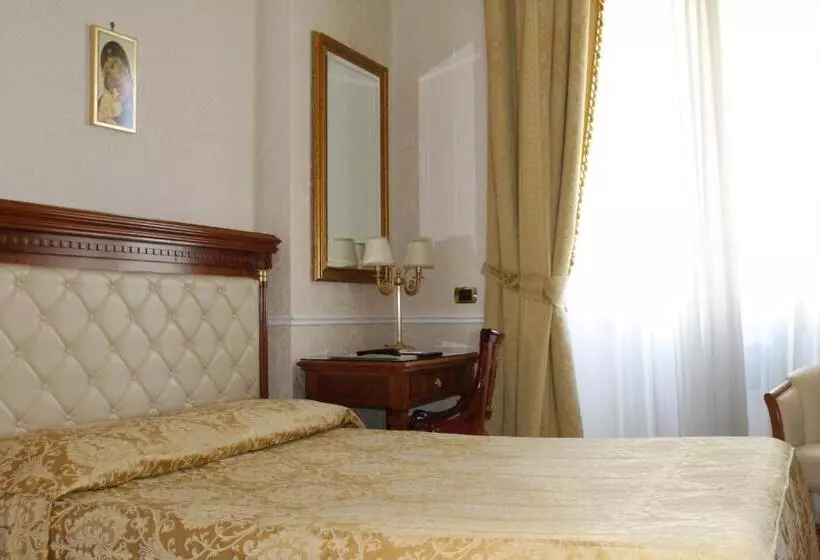 Fotos del hotel Villa Pinciana:  8