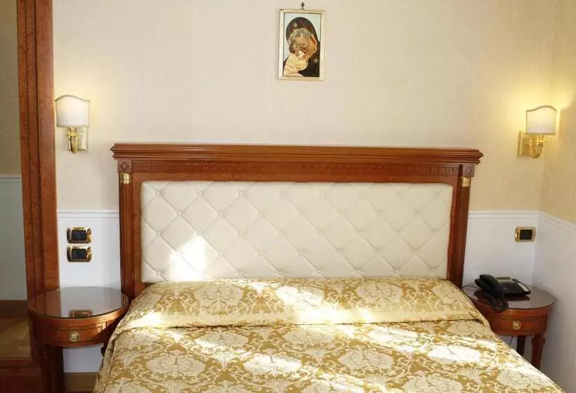 Fotos del hotel Villa Pinciana:  5