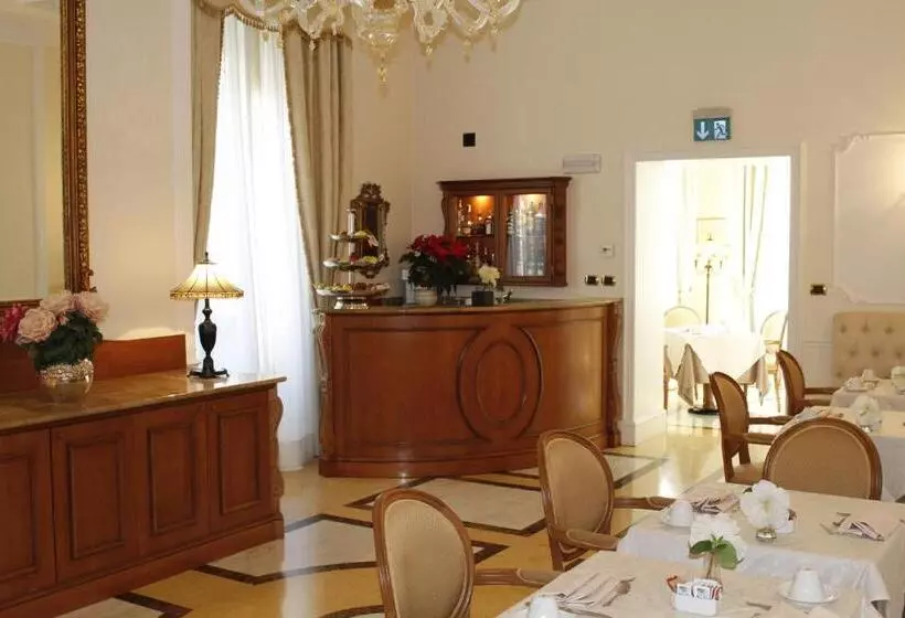 Fotos del hotel Villa Pinciana:  13