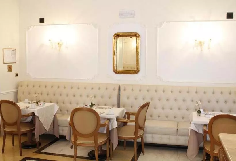 Fotos del hotel Villa Pinciana:  12