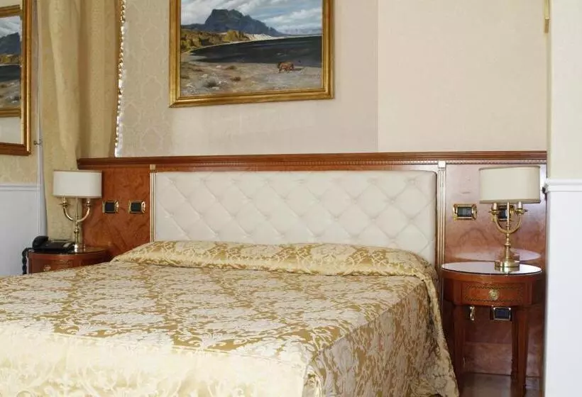 Fotos del hotel Villa Pinciana:  4