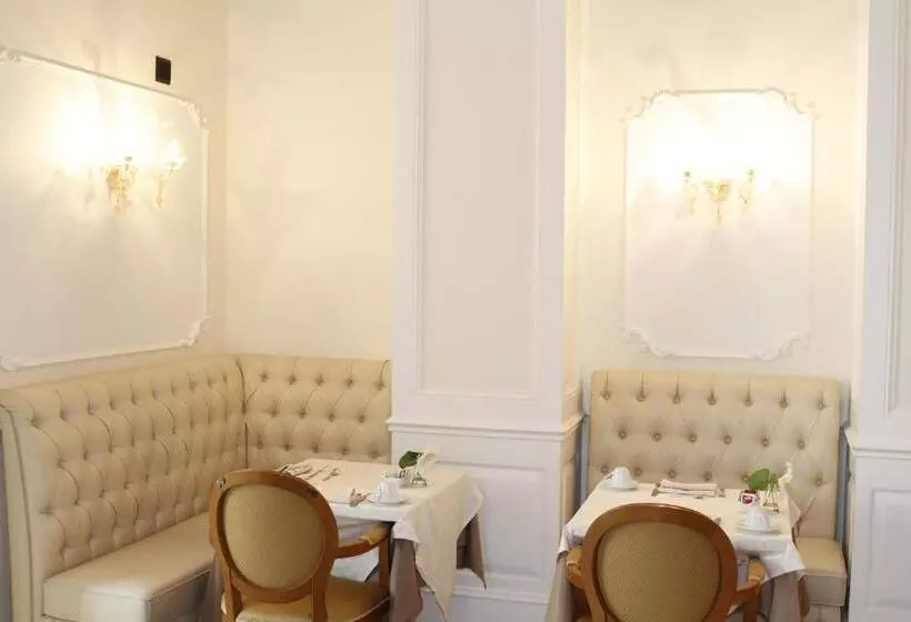 Fotos del hotel Villa Pinciana:  11