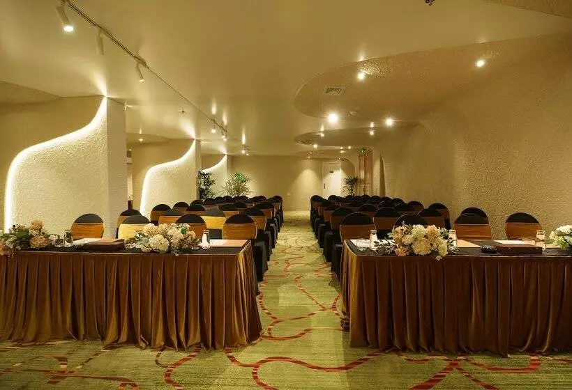 Fotos del hotel May:  14