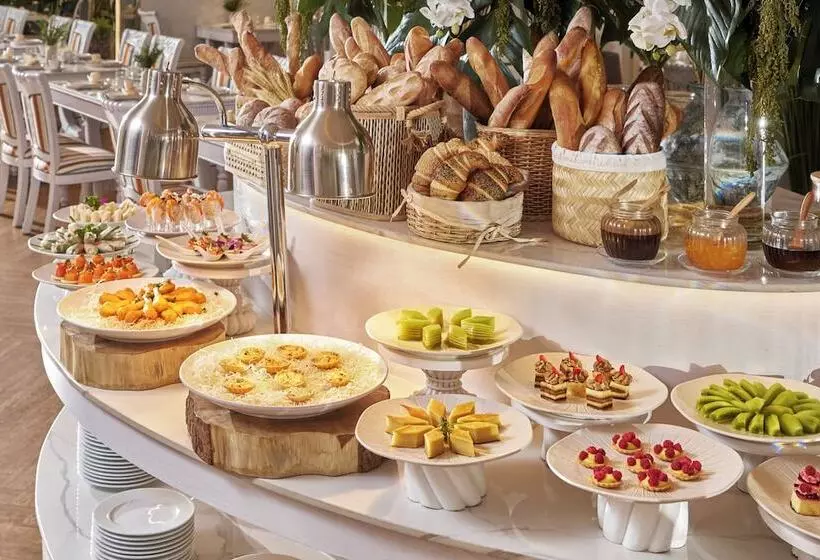 Fotos del hotel May:  8