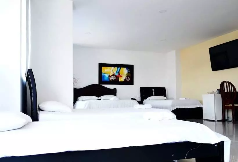 Fotos del hotel Intersuites:  22