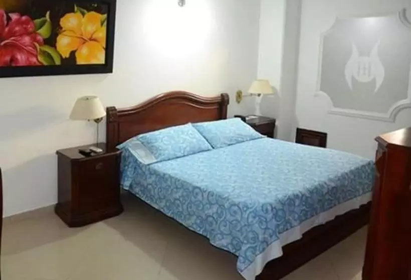 Fotos del hotel Intersuites:  2