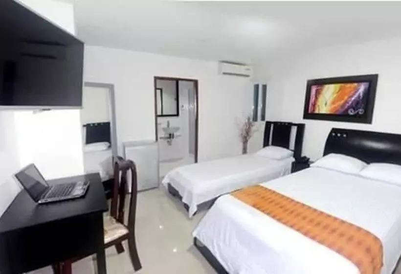 Fotos del hotel Intersuites:  4