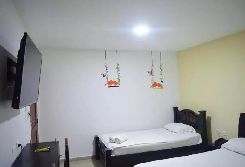 Fotos del hotel Intersuites:  19