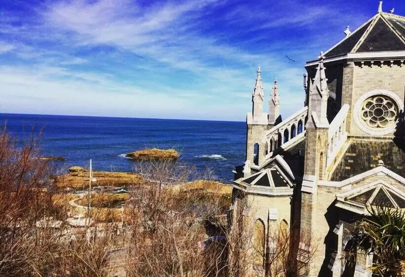 Fotos del hotel Hôtel Georges Vi:  16