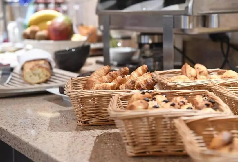 Fotos del hotel Hôtel Georges Vi:  15