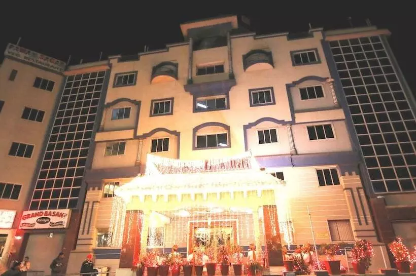 Chandra Inn
