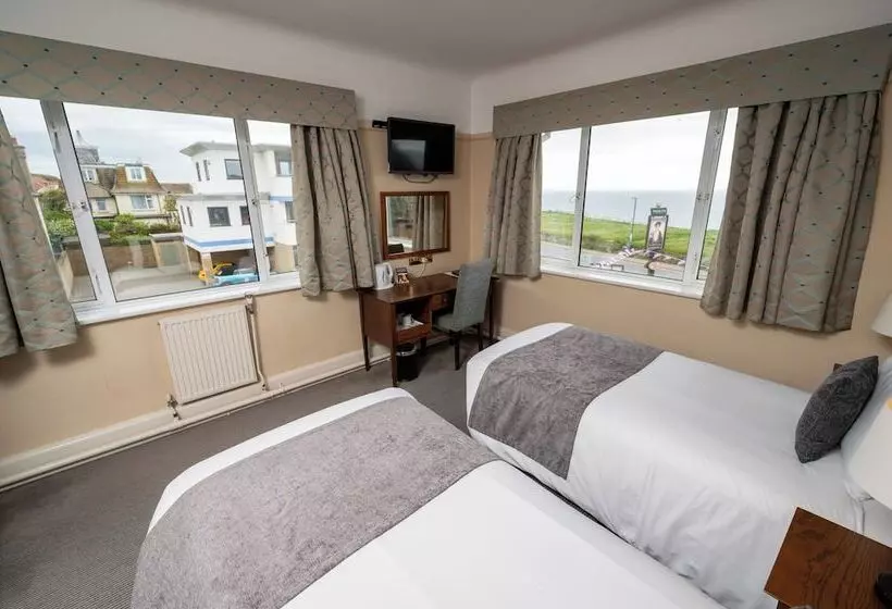 Fotos del hotel Commodore Hotel By Greene King Inns:  11