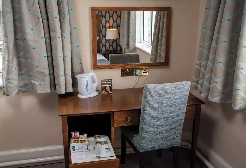 Fotos del hotel Commodore Hotel By Greene King Inns:  10