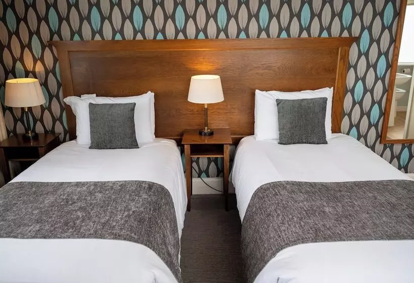 Fotos del hotel Commodore Hotel By Greene King Inns:  7