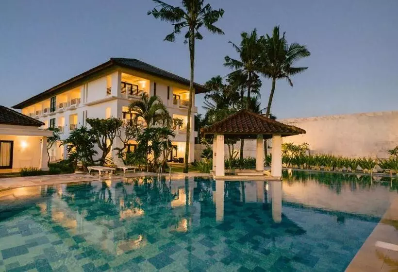 Fotos del hotel Legong Keraton Beach:  8