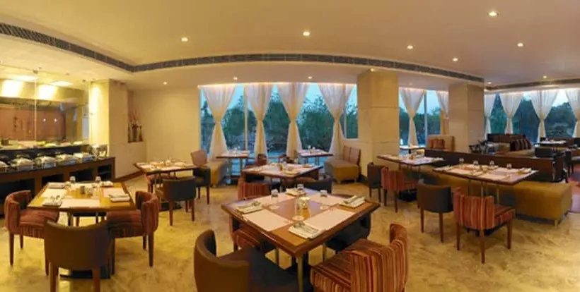 Fotos del hotel Royal Orchid Central Jaipur, Bani Park:  3