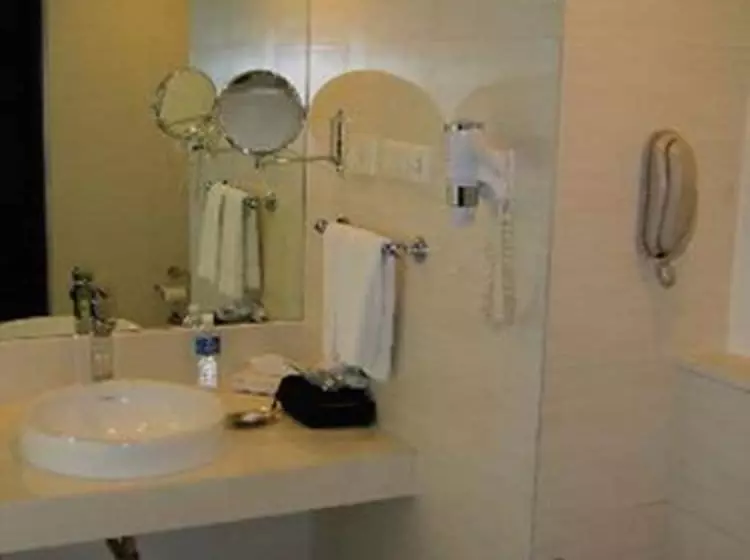 Fotos del hotel Royal Orchid Central, Pune:  17