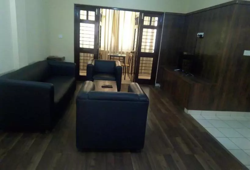 Fotos del hotel Samruddhi Suites:  8