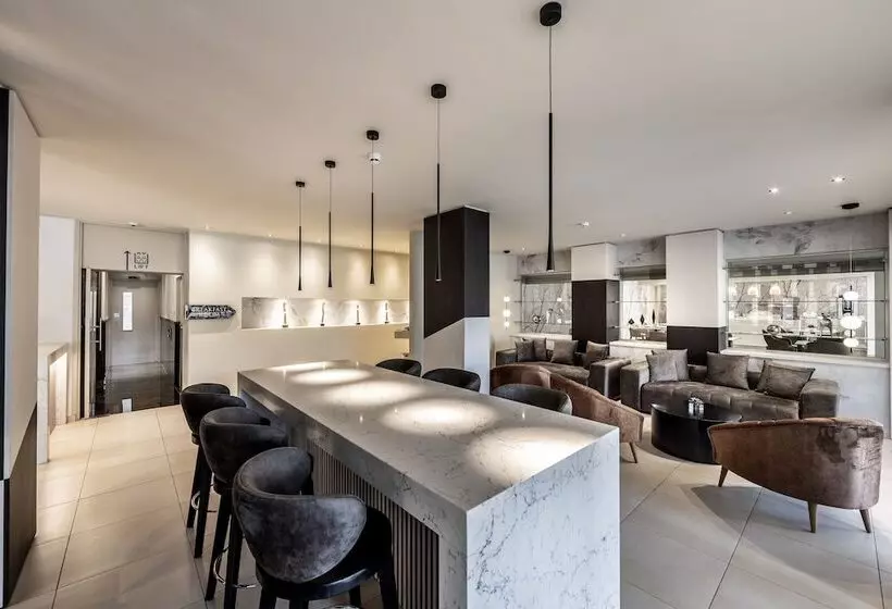 Fotos del hotel Almond Business:  4