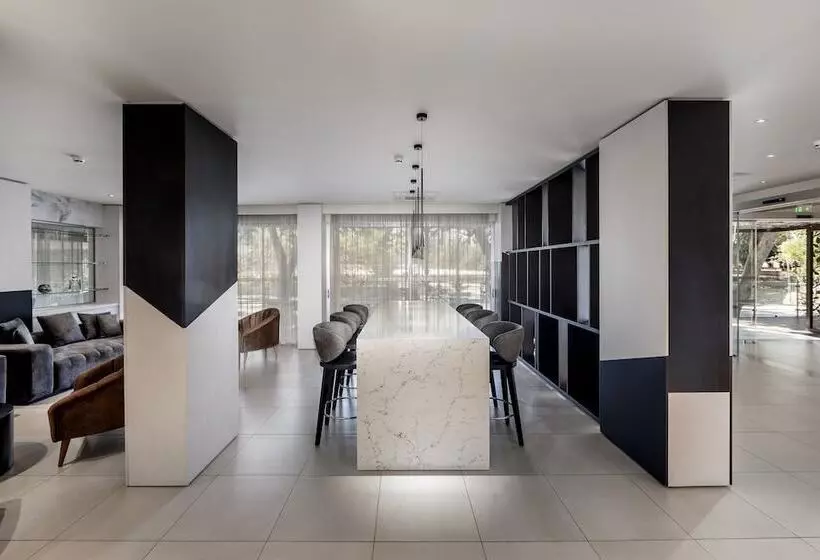 Fotos del hotel Almond Business:  9