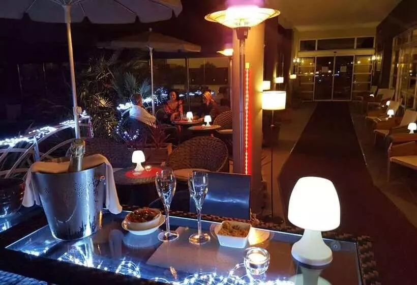 Fotos del hotel Logis Hôtel La Fauceille:  11