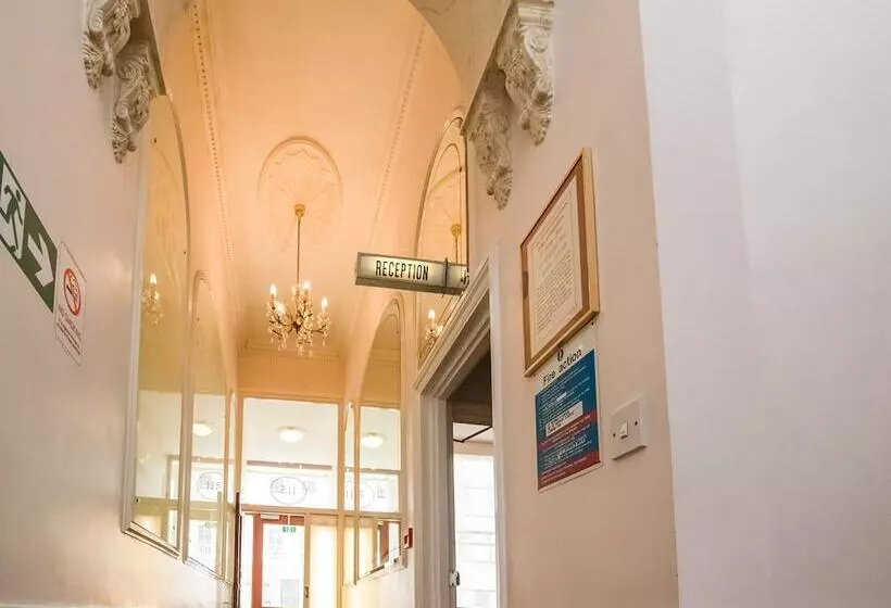 Fotos del hotel St George S:  2