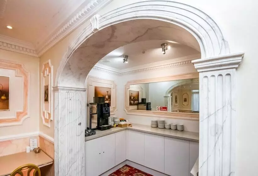 Fotos del hotel St George S:  3