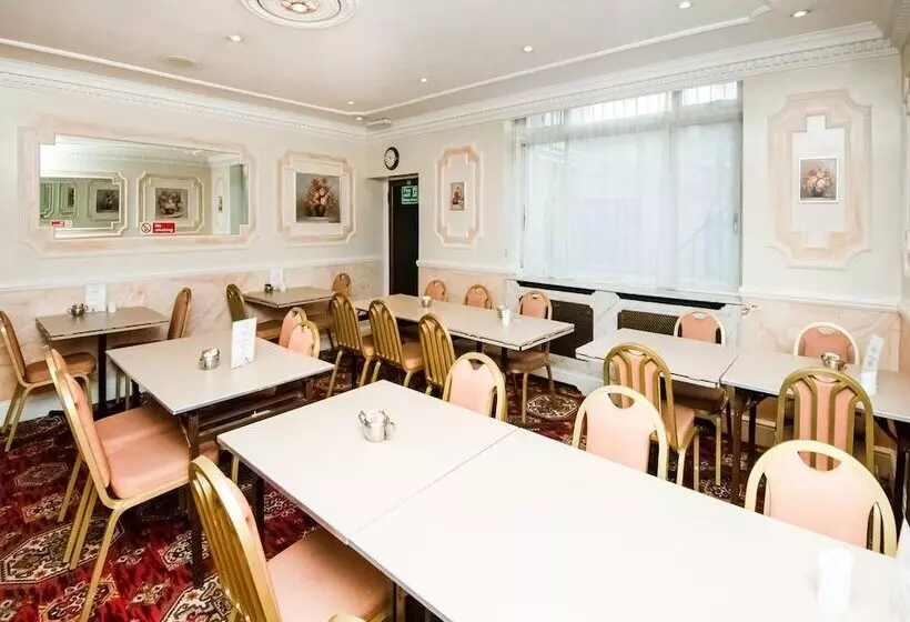 Fotos del hotel St George S:  5