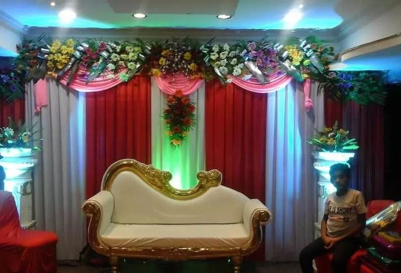 Fotos del hotel Arya Palace:  7