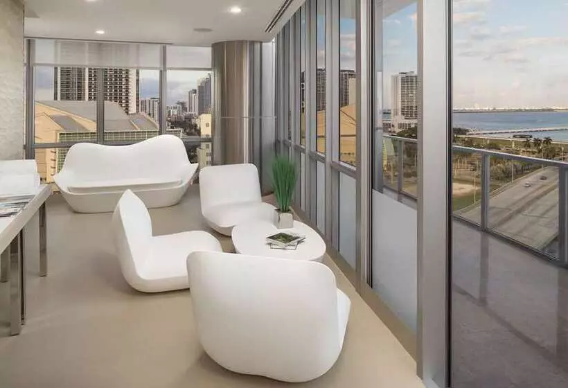 Fotos del hotel The Gabriel Miami Downtown, Curio Collection By Hilton:  13