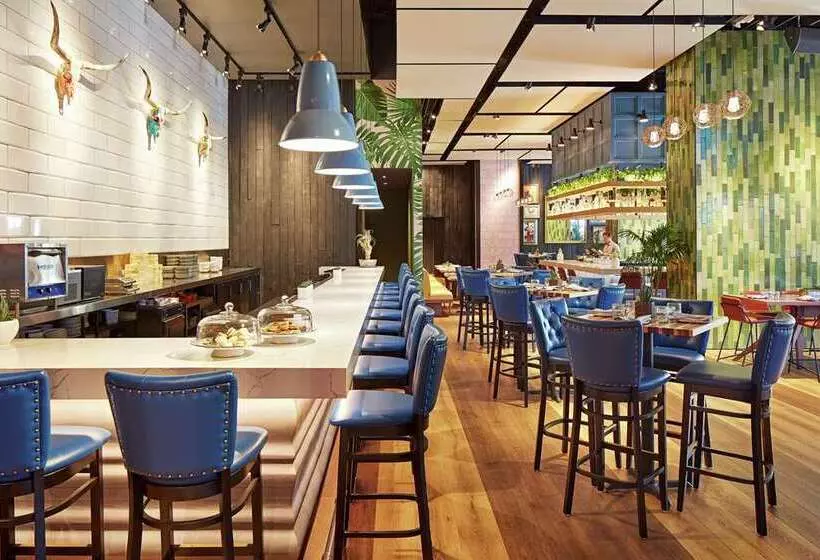 Fotos del hotel The Gabriel Miami Downtown, Curio Collection By Hilton:  16